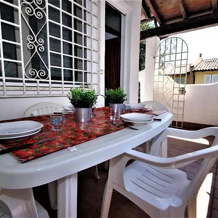 Villetta Climatizzata Con Terrazzo Vivibile Eden 6 Hébergement de vacances Lido di Pomposa
