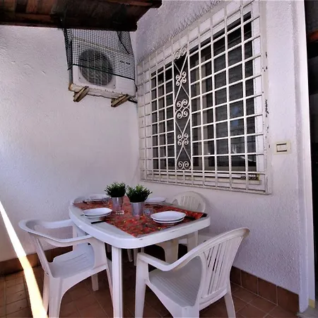 Villetta Climatizzata Con Terrazzo Vivibile Eden 6 Hébergement de vacances Lido di Pomposa